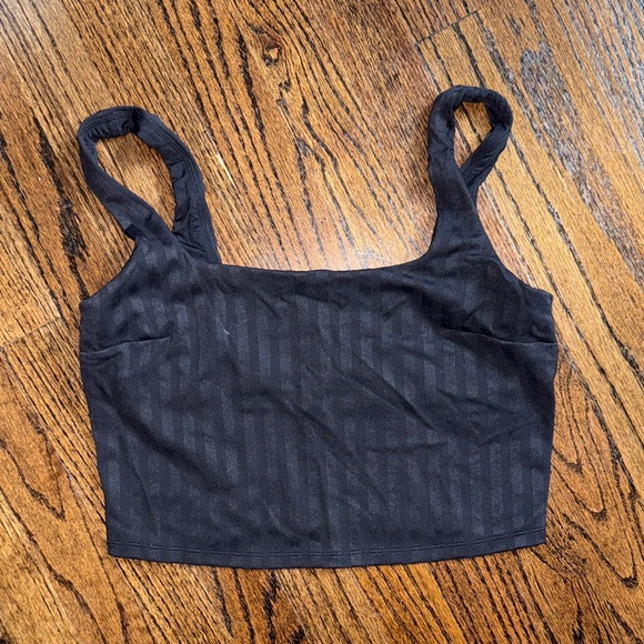 Lululemon Wunder Under Cropped Tank Top Black size 8 - Picture 1 of 2